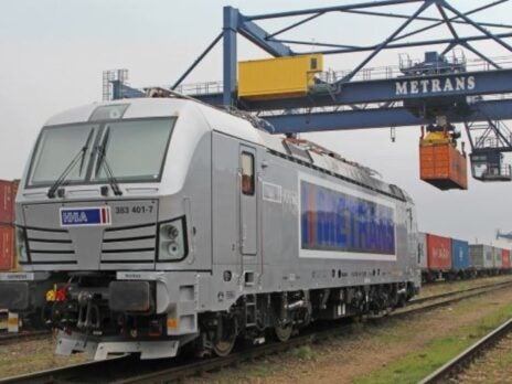 Siemens delivers first Vectron MS locomotive to Metrans