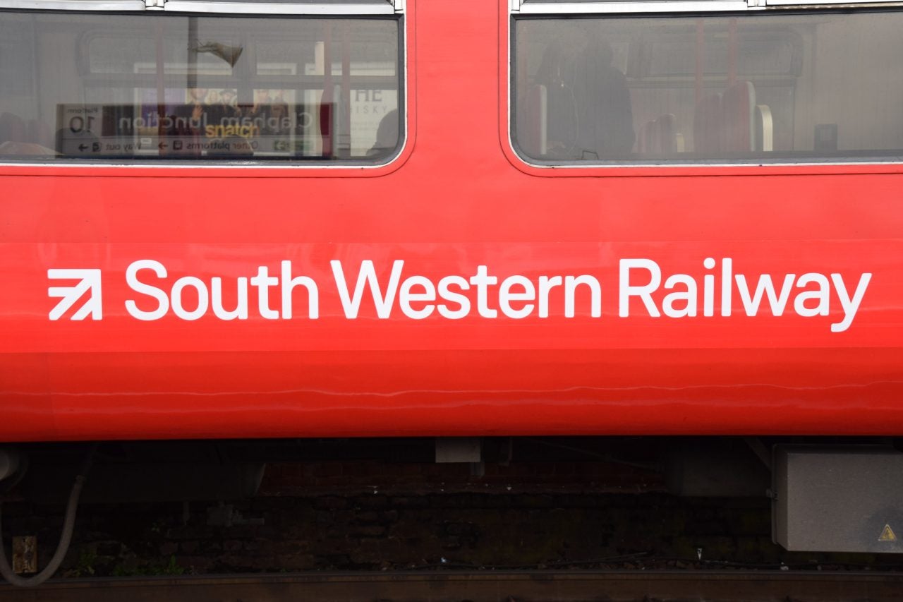 Threat of rail strike has supply chain ramping up contingency plans