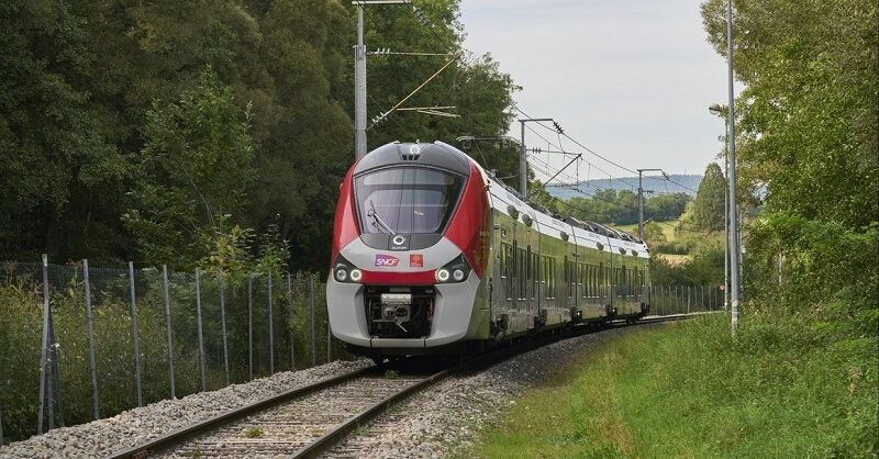 Alstom and SNCF Voyageurs unveil new hybrid train in France - Vimarsana News