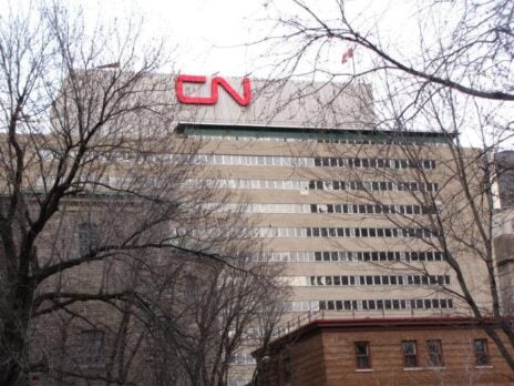 CN trims earnings forecast despite increase in quarterly revenues