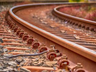 Ottawa begins track installation works for O-Train East Extension