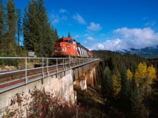 CN allocates funds for rail upgrades in Wisconsin, Louisiana