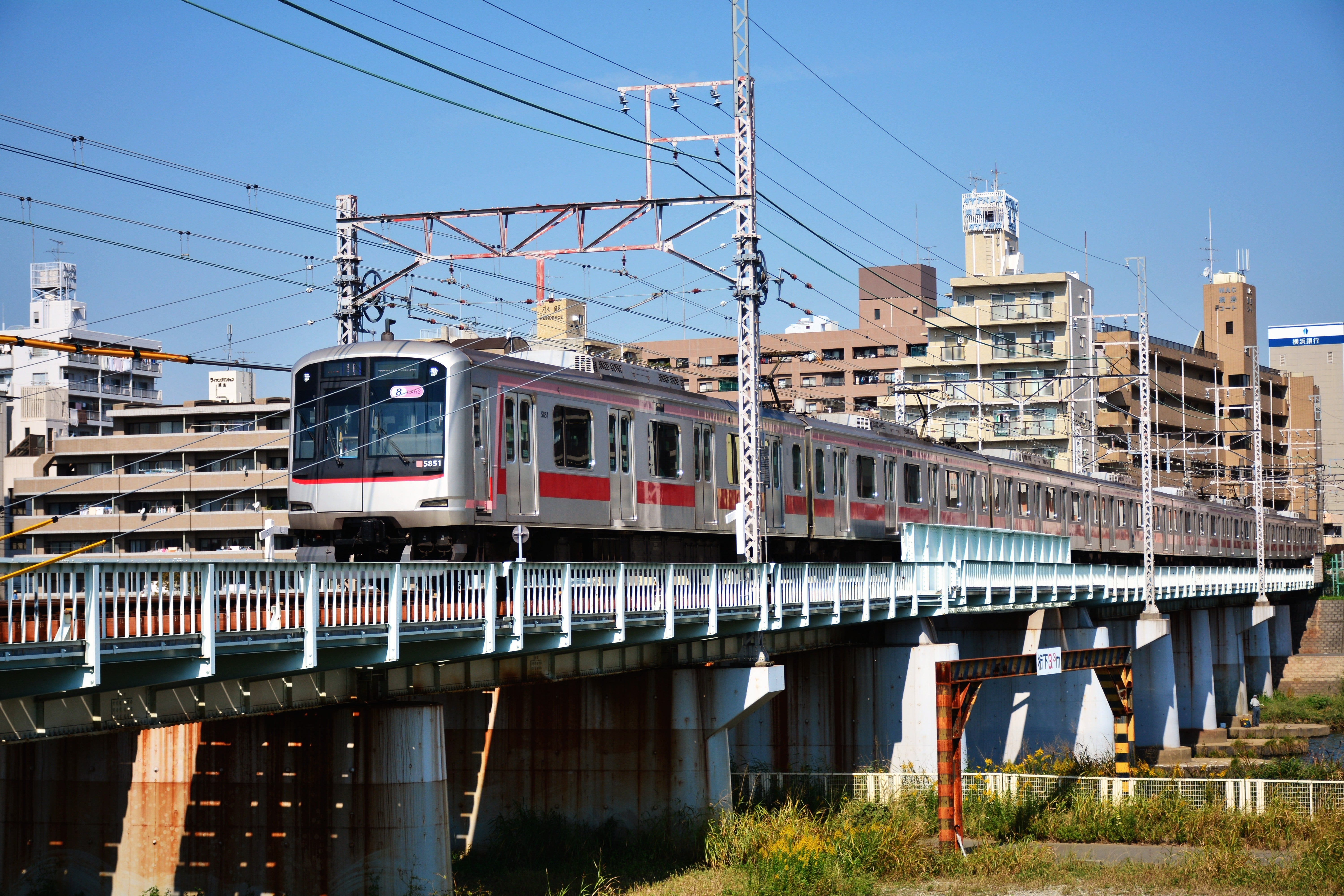 Photo of A train on the Tokyu line in Tokyo, Japan