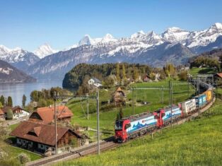 Siemens wins contract for Vectron locomotives in Switzerland