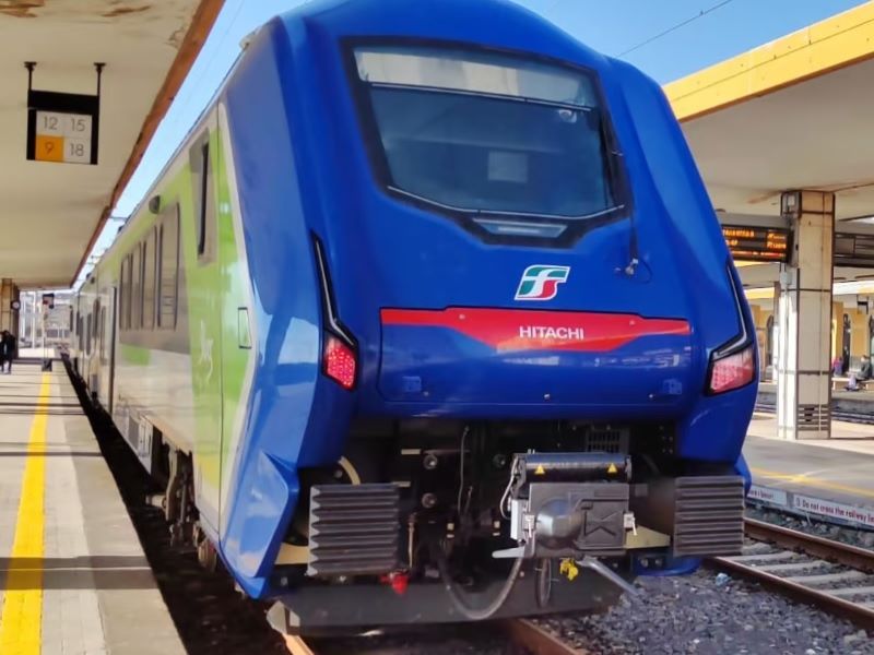 Il treno blues di Hitachi Railway ha iniziato il servizio passeggeri in Italia