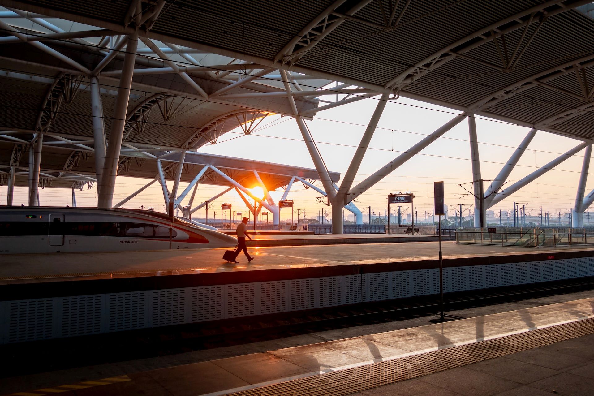 China-Hong Kong high-speed rail link reopens after three years