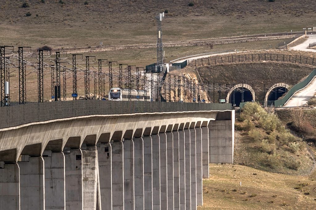 photo of a train leaving the Guadarrama Tunnel in Spain