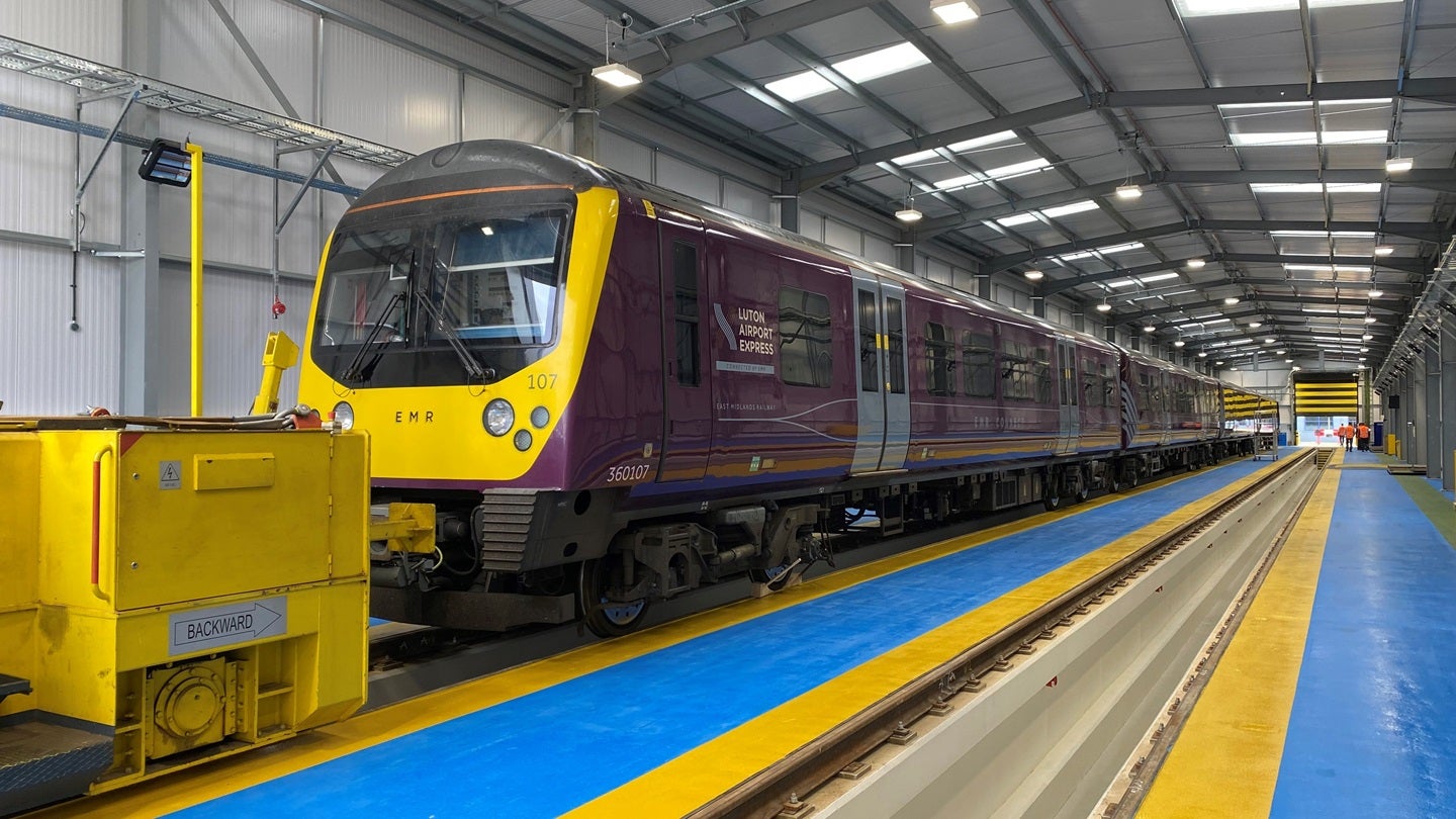 Siemens Mobility launches multi-functional centre for train refurbishments in UK